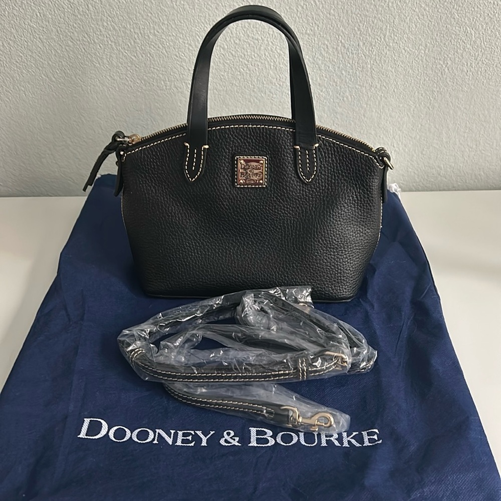 NWOT Dooney & Bourke Black Handbag
